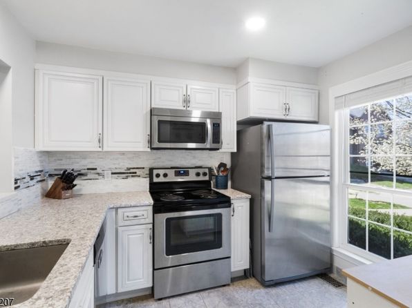 61 Wood Duck Ct, Allamuchy Twp., NJ 07840