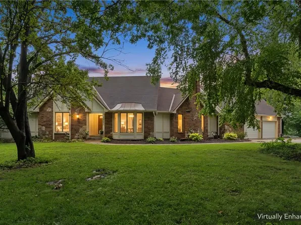 12301 Frost Rd, Kansas City, MO 64138