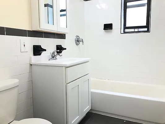 Rented by Lang Realty LLC | media 7