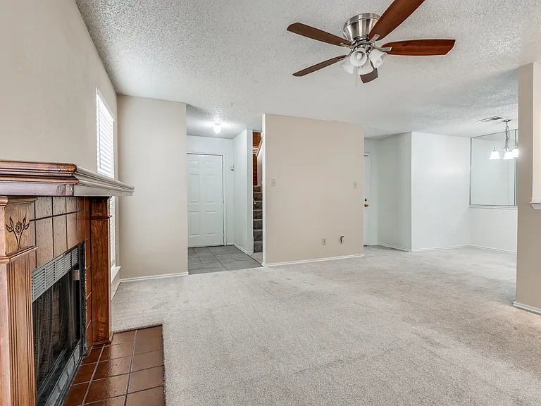2617 Isbella Dr — Photo 3