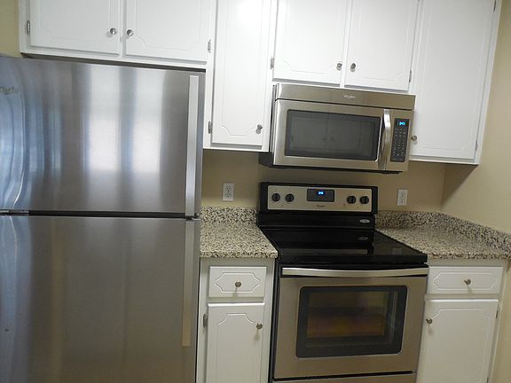 4th image of 131 Woodberry Dr