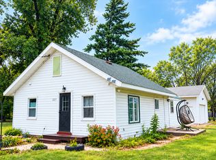 327 11th St S, Sauk Rapids, MN 56379