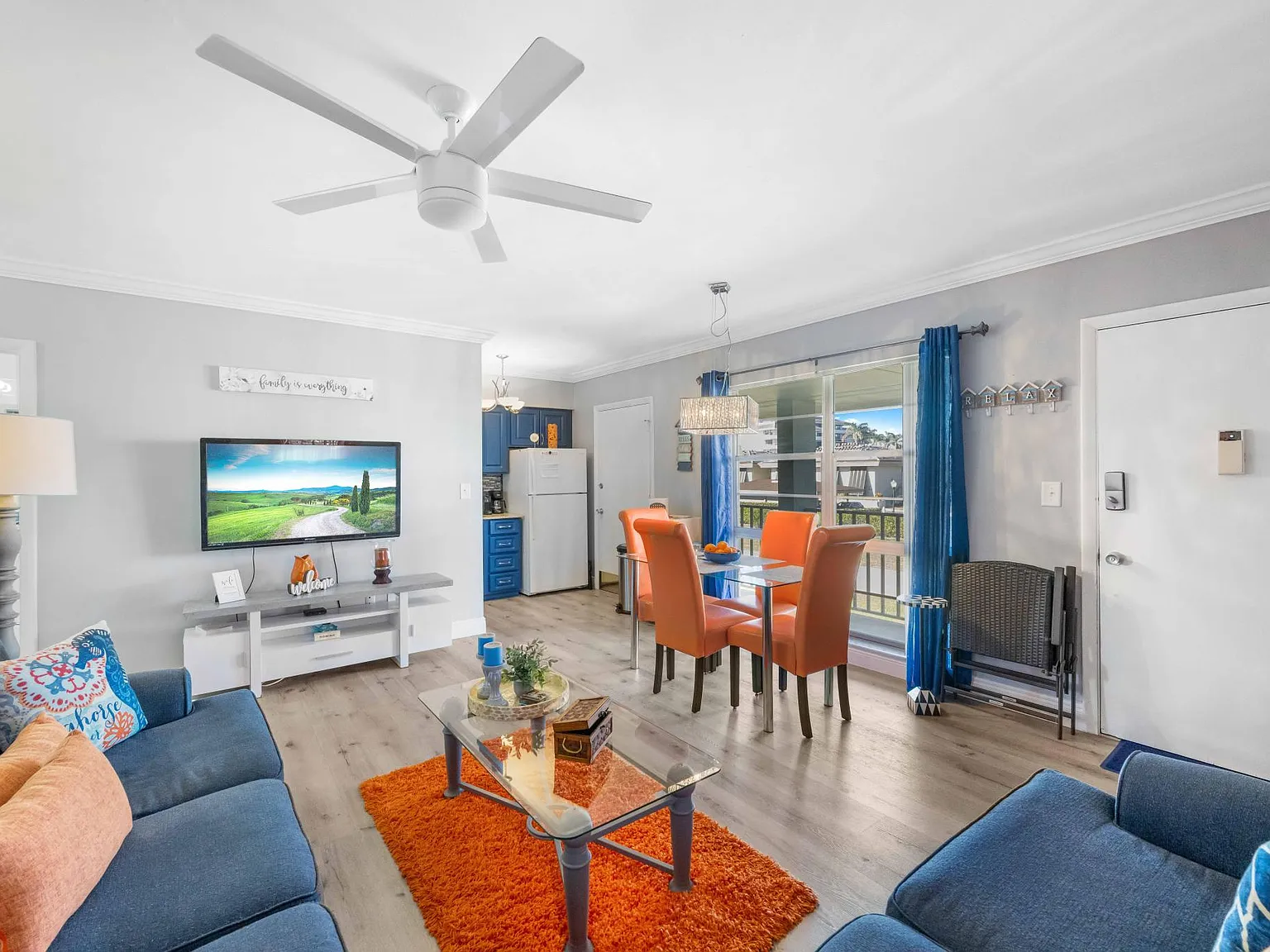 2 bed, 720 sqft, $2,500 — Photo 3