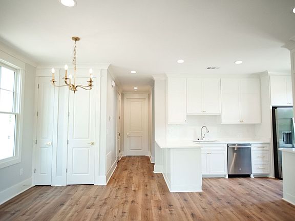 5th image of 1301 Old Sardis Rd