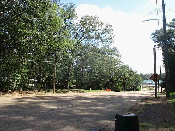 5th image of 135 Cooper Rd
