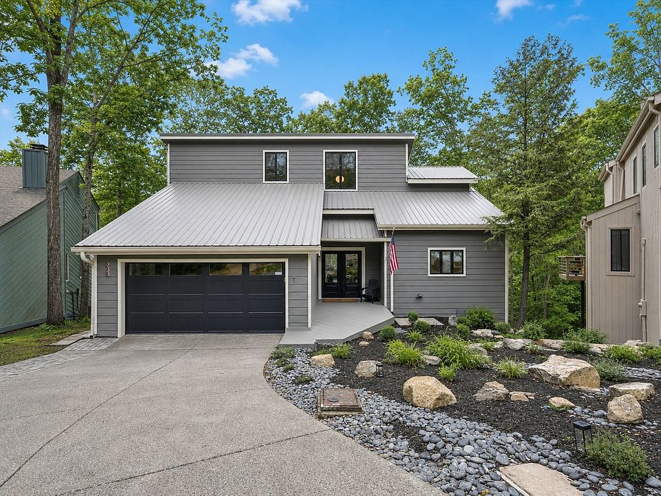 1st image of 228 Harpeth Wood Dr