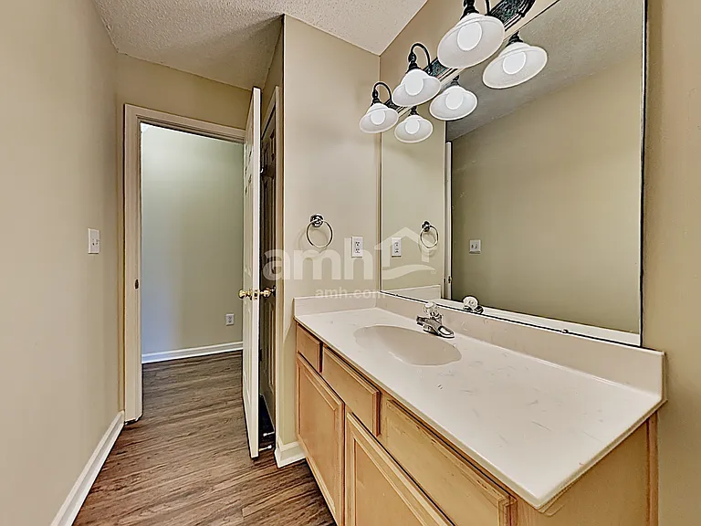 9289 Oakengate Cv — Photo 15