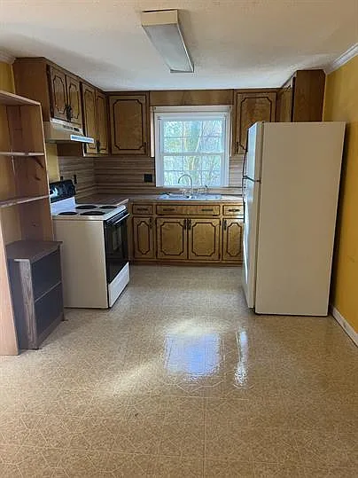 115 Moore St — Photo 3