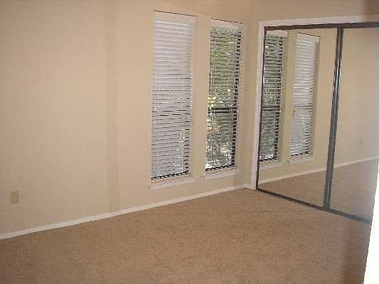 5th image of 2513 Longmire Dr