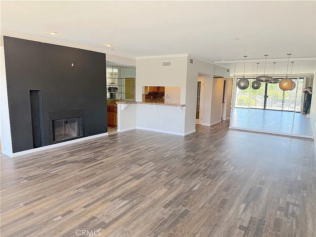 2 bed, 1560 sqft, $3,500 — Photo 3