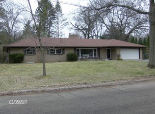 1206 Bronson Cir, Kalamazoo, MI 49008