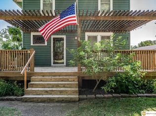 221 N 14th St, Tekamah, NE 68061