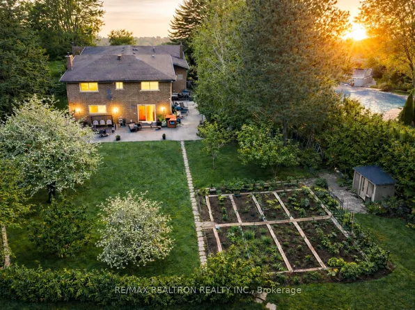 42 Banner Ln, King, ON L7B 1K2