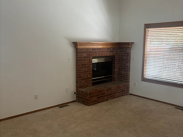 656 Wade Rd — Photo 4
