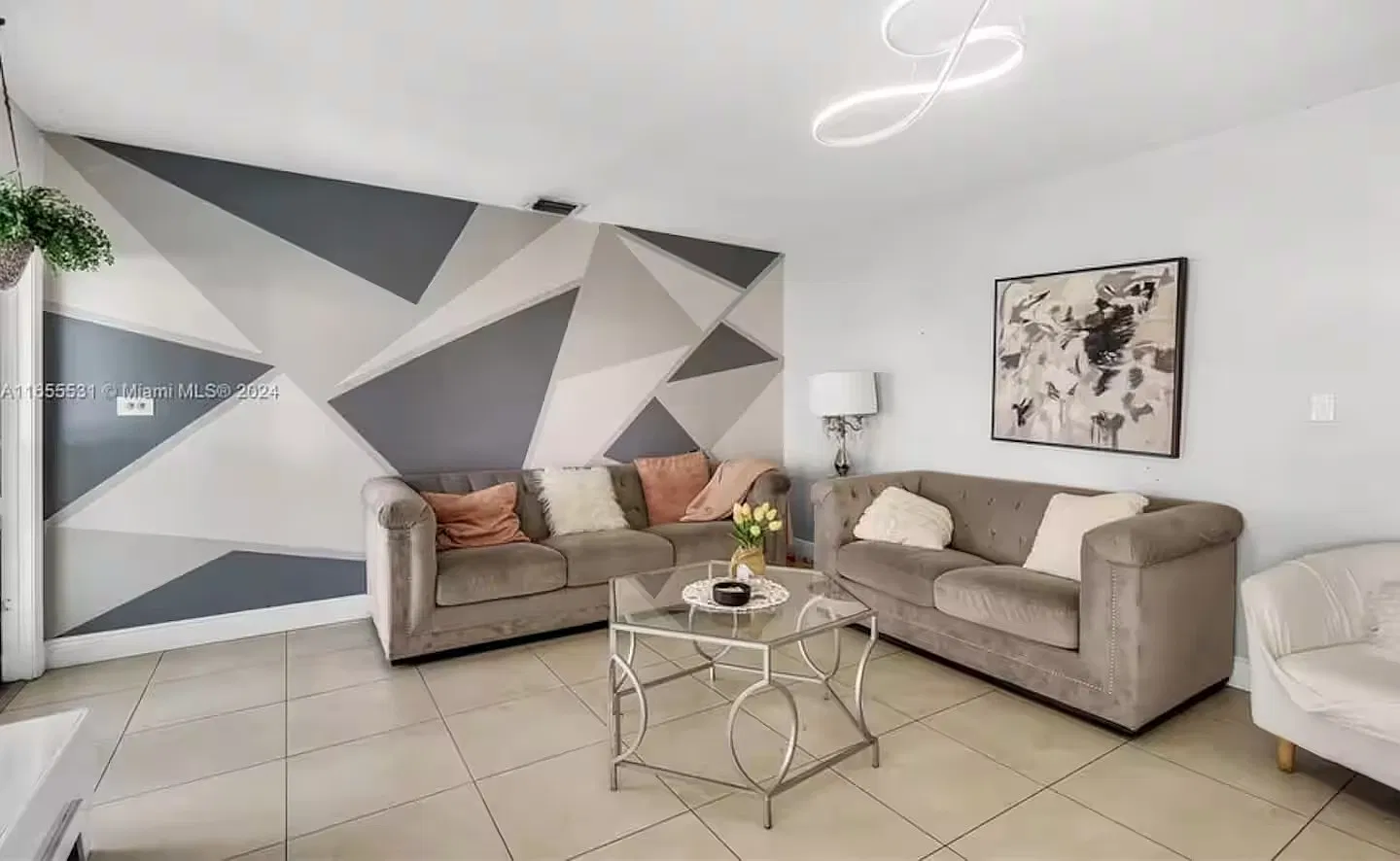 2 bed, 1249 sqft, $2,450 — Photo 4