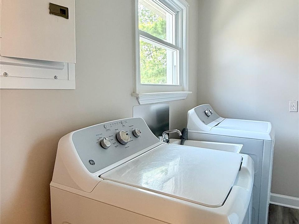 341 Sibley Rd, photo 29