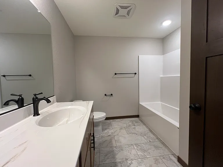 Gateway Place Apartments — Photo 88