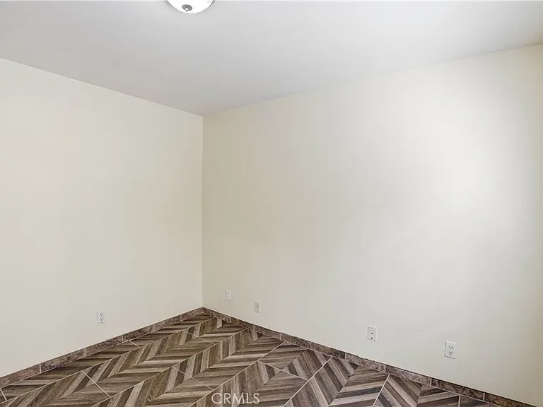 1581 W Chanticleer Rd #B — Photo 7
