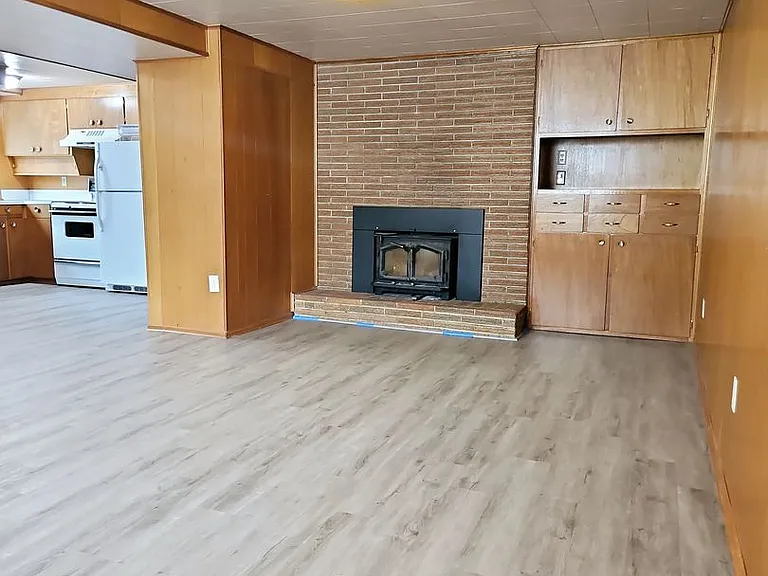 4228 S 160th St — Photo 28