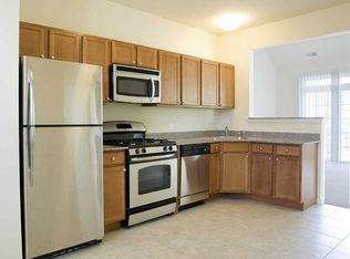 102 Pierce St APT 2, Somerset, NJ 08873