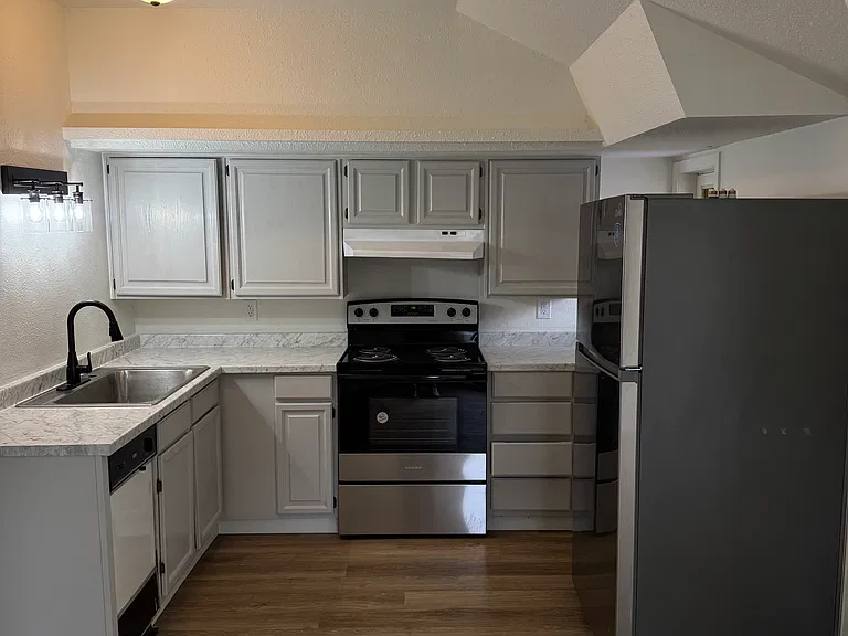 7109 E Mansfield Ave — Photo 4