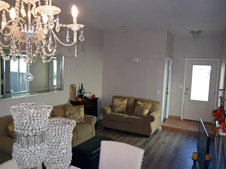 740 Crossridge Ct — Photo 8