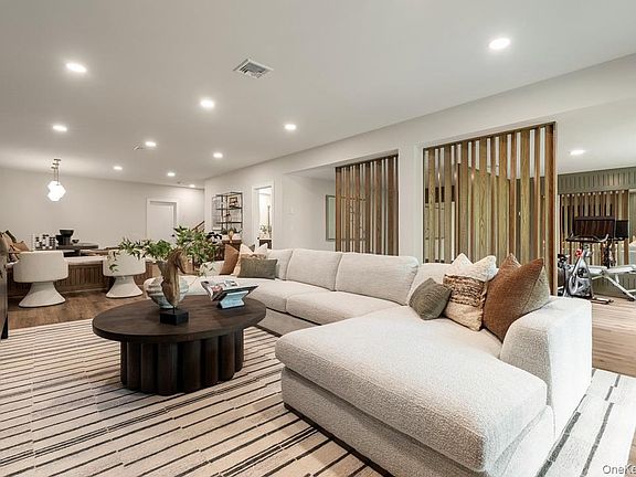 2nd image of 3014 Eastview Lane #110