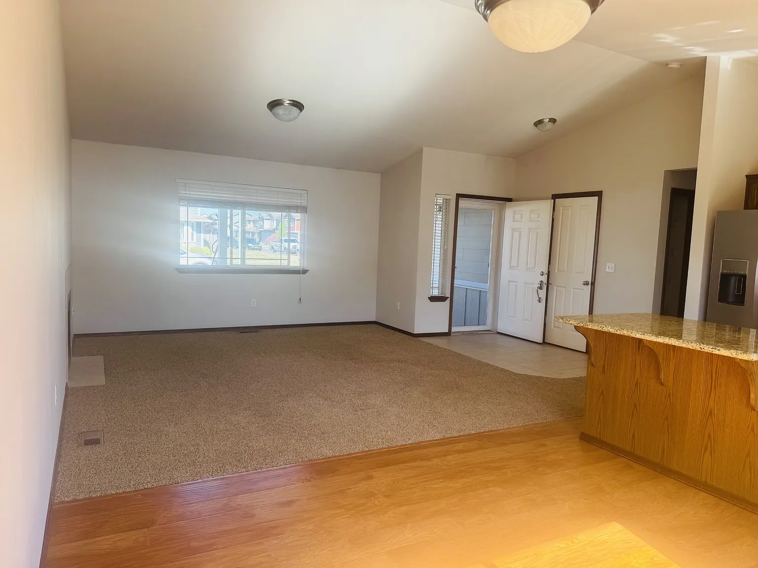 3 bed, 1270 sqft, $2,900 — Photo 3