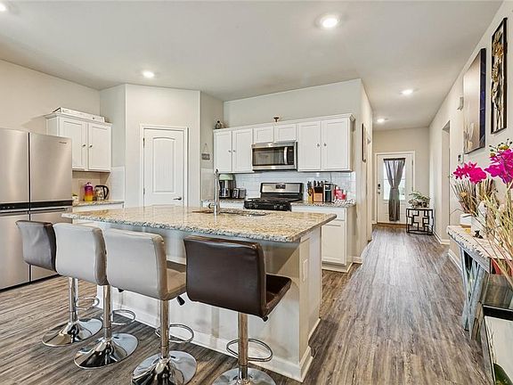 3rd image of 5129 Clarkston Grove Dr