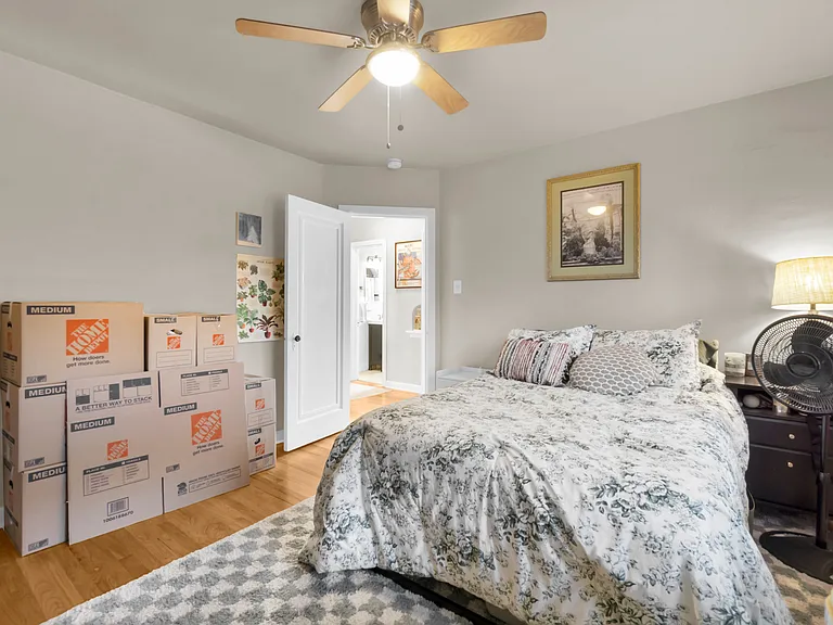 755 N Bellaire St — Photo 14
