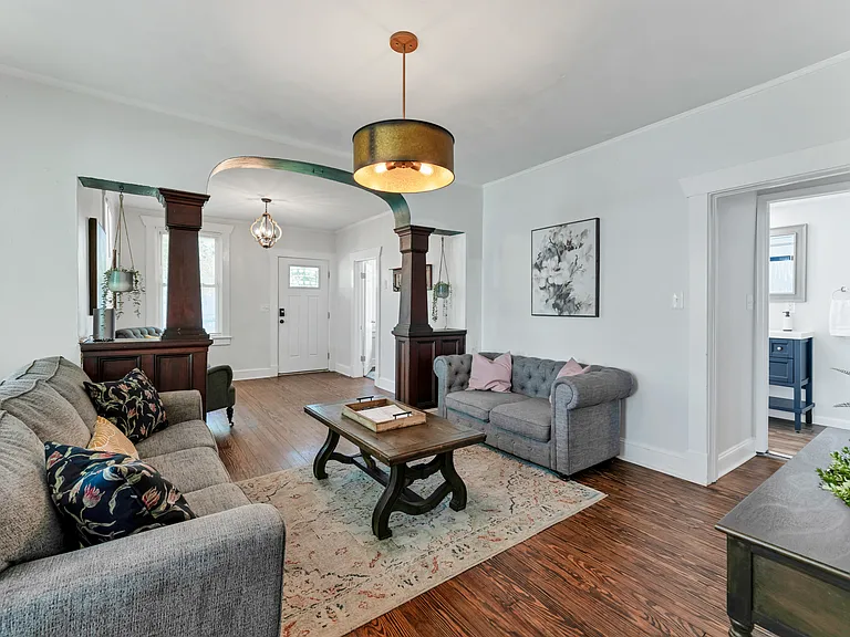 1133 E Leicester Ave — Photo 7