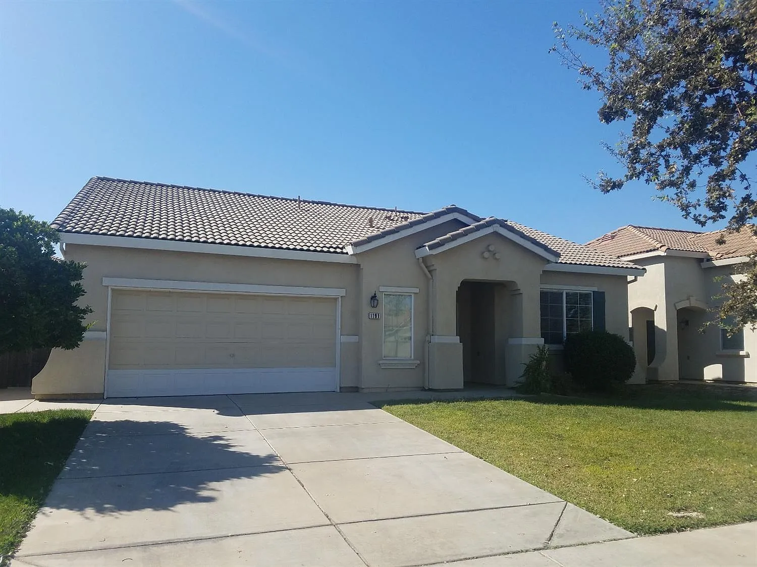 1191 Fernwood Way photo 1