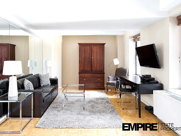 150 W 51st St #1409 — Photo 2