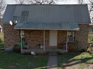 111 N 5th St, Terral, OK 73569
