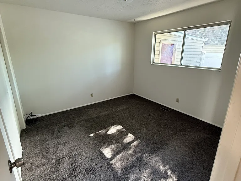 1938 E Nunley Cir #1938 — Photo 6