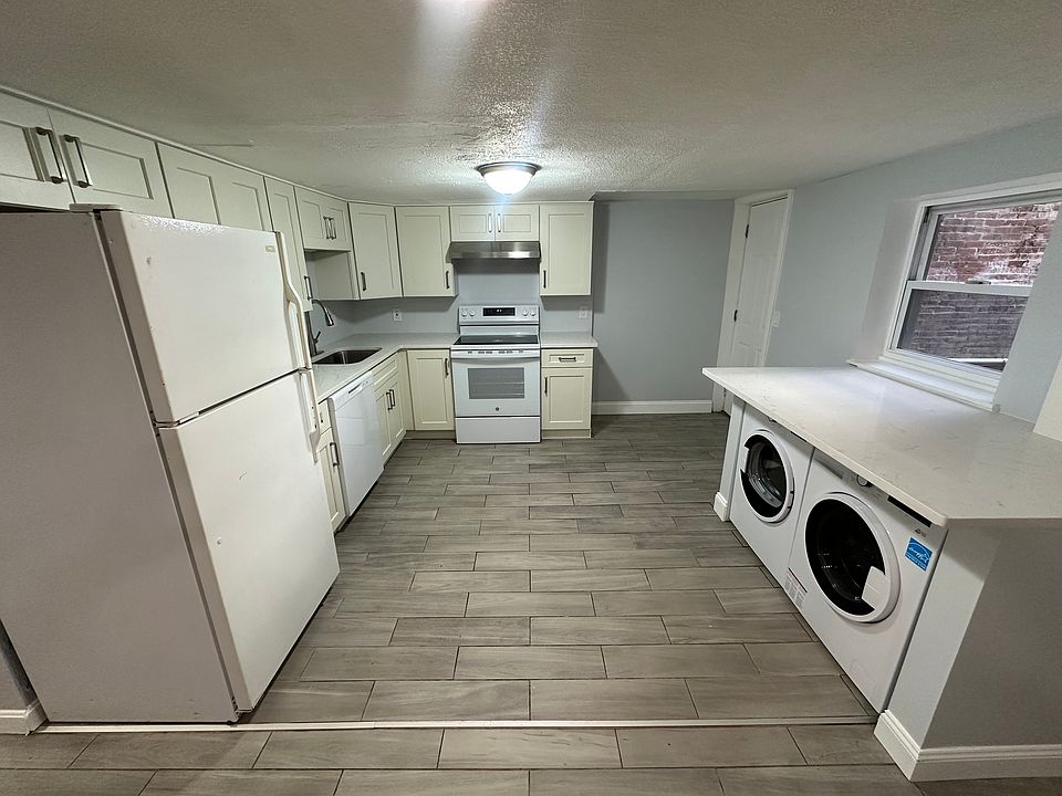 1st image of 31 Chelsea St