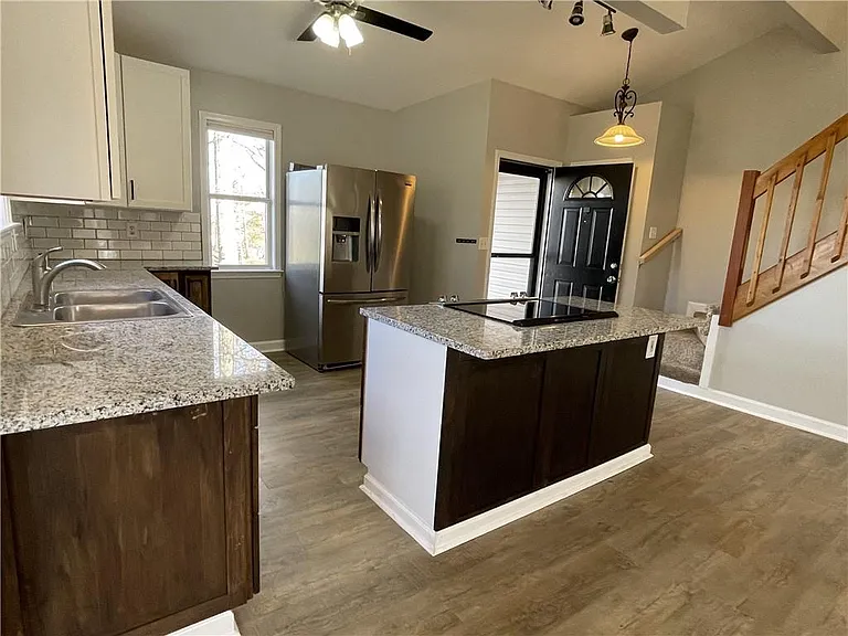 3492 Point View Cir — Photo 28