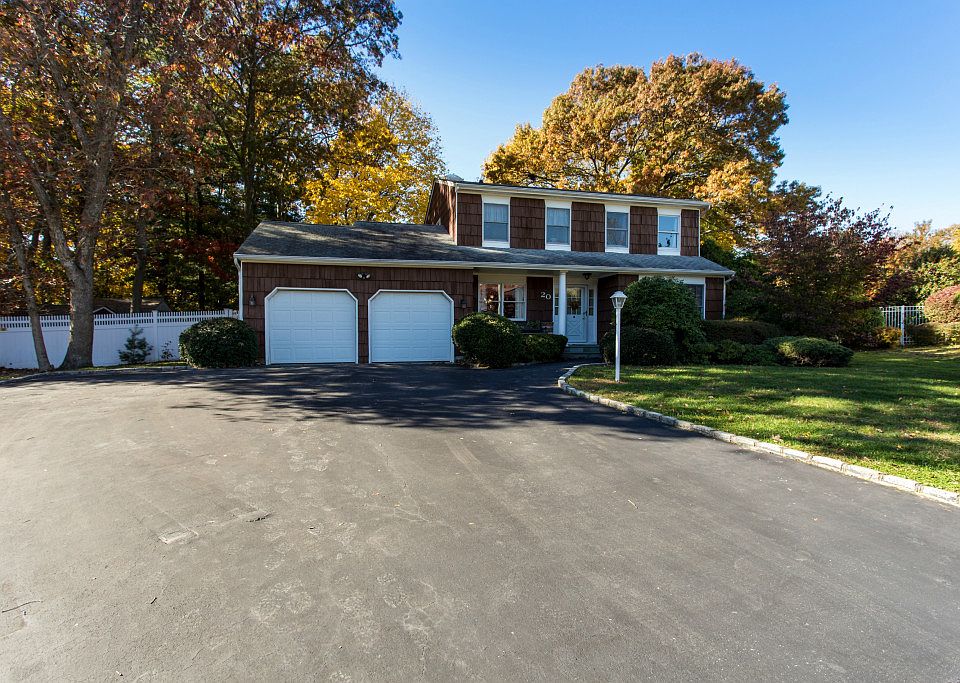 1st image of 20 Lyon Cres