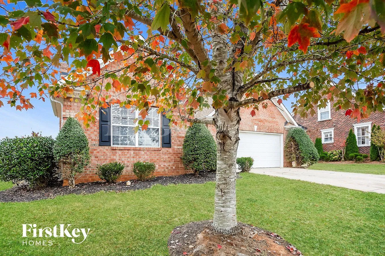 3 bed, 2.0 bath, 1602 sqft, $2,180 — Photo 3
