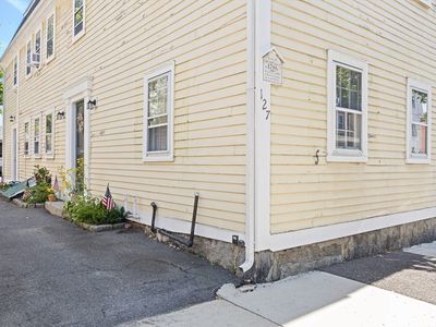 127 Derby St #1, Salem, MA, 01970