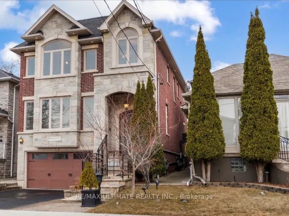 1166 Glengrove Ave W #2, Toronto, ON M6B 2K4