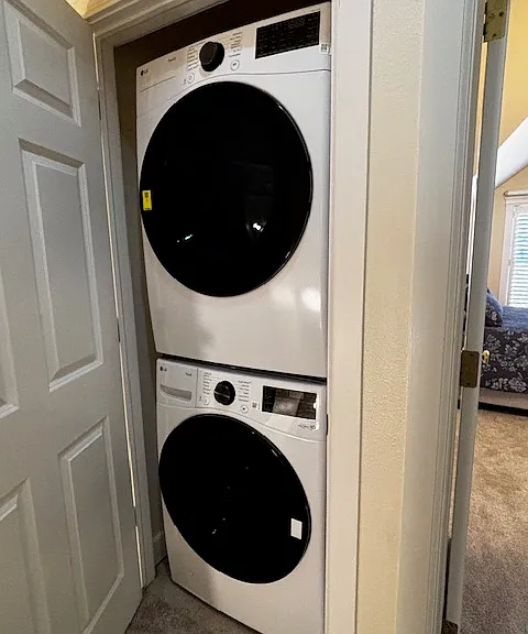 Washer & dryer colocated on bedroom level