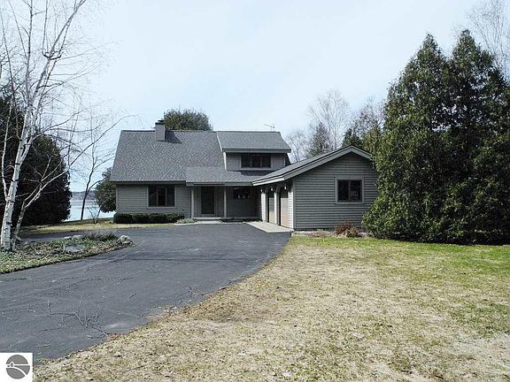3rd image of 6444 S Lake Leelanau Dr