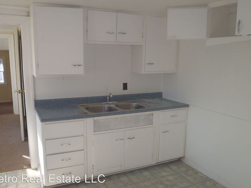 2nd image of 909 E Paulding Rd