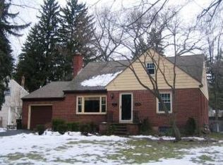 2032 Regent St, Niskayuna, NY 12309