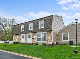 1356 Woodcutter Ln UNIT C, Wheaton, IL 60189