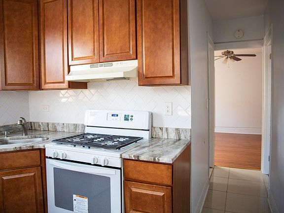 5th image of 929 E 104th St Floor 2