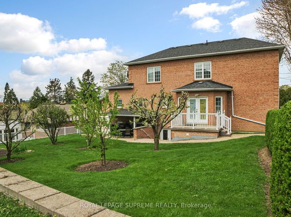 10 Freeman Rd #W04, Toronto, ON M6M 4E6