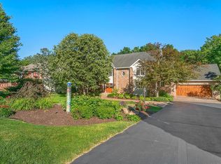 5131 Regents Park Rd, Rockford, IL 61107