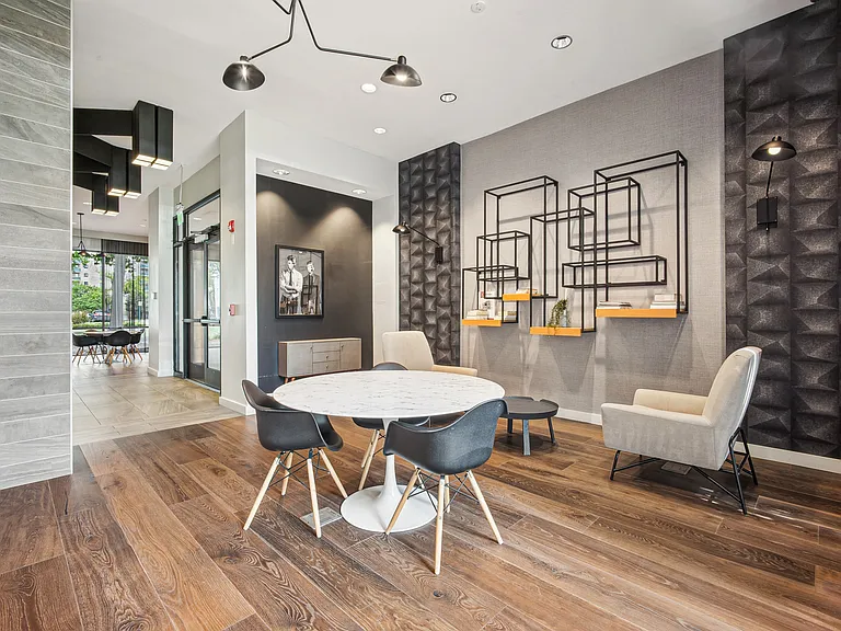 Riverside Apartments — Photo 24